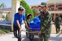Hình ảnh cả nước chung tay hướng về đồng bào vùng hạn, mặn ở ĐBSCL