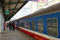 Từ ngày 26-3, tạm dừng chạy đôi tàu khách SE9/10