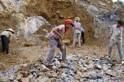Đừng vắt kiệt sức lao động vị thành niên