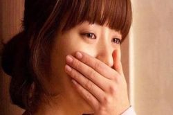 Tôi nói vợ chăm mẹ chồng ốm, cô ấy gắt: 'Trước giờ khen đứa nào thì giờ gọi về mà hầu'