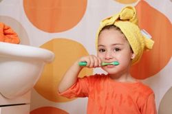 Sai lầm nghiêm trọng của mẹ khi cho trẻ đánh răng cần bỏ ngay