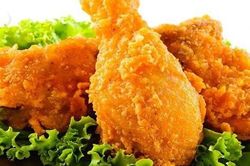 Món gà rán da giòn ngon như ngoài hàng bằng một gói bim bim, chuyện lạ mà có thật