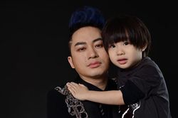 Những hình ảnh hiếm hoi về cậu con trai 4 tuổi của Tùng Dương