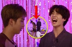 Jungkook chọc phá thành viên BTS, kết quả bị RM 'trả thù'
