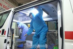 'Chiến sĩ' tuyến đầu chống dịch: Ăn tranh thủ, chuông reo là lên xe