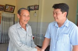 Bí thư Huyện ủy ở Kiên Giang xin lỗi dân sau 10 năm giao nhầm đất cho người khác