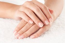 8 mẹo giúp 'tiêu diệt' mồ hôi tay vĩnh viễn