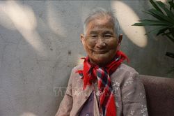 Mẹ Việt Nam Anh hùng 91 tuổi ủng hộ 5 triệu đồng chống dịch COVID-19