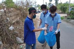 Ra quân thu gom khẩu trang đã qua sử dụng