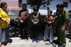Nhóm 'bác sĩ' lừa bán thuốc 'chữa bách bệnh', chiếm đoạt 70 triệu