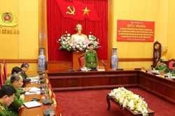 Tổng kiểm tra, đấu tranh với tội phạm, vi phạm pháp luật về vũ khí, vật liệu nổ, công cụ hỗ trợ