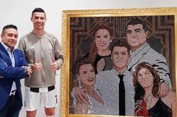 Ronaldo chi triệu USD để sở hữu bức tranh sang hơn Messi