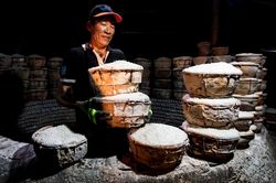Trắng đêm làm muối hầm Tuyết Diêm