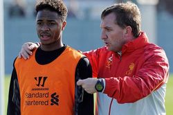 Cựu HLV Liverpool lên tiếng giải oan cho Sterling