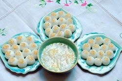 Làm bánh trôi, bánh chay Tết Hàn thực 3/3 Âm lịch