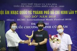 Nhạc sĩ Huy Tuấn: Vinh dự nhận cúp Cống hiến danh giá