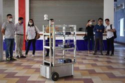 ĐH Bách Khoa - ĐH Đà Nẵng chế Robot phục vụ khu cách ly Covid-19