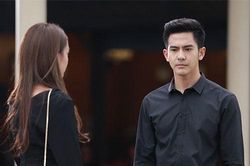Đang buông lời nặng nề với chị bán cá ở chợ, tôi không biết sếp đã đứng sau nghe toàn bộ câu chuyện, anh vỗ vai rồi nói một câu đủ làm tôi ngẩn người