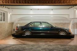 BMW 7 Series 1998 20 năm vẫn như mới nhờ được bảo quản trong kén không khí