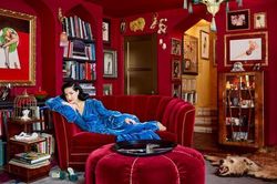 Cận cảnh biệt thự có một không hai của vũ nữ thoát y Dita Von Teese