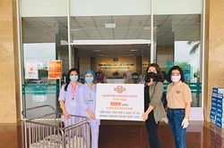 Cựu BTV Ngọc Diệp tặng 1000 suất cơm gà tới các y bác sĩ tuyến đầu chống dịch