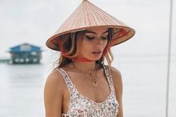 Fashionista từng đến Việt Nam bị nhiễm SARS-CoV-2 khi trở lại làm y tá trong mùa dịch
