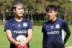 Tiền đạo Văn Toàn: 'LS V-League 2020 không nên tiếp tục đá'