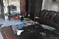 Phóng hỏa đốt nhà trọ khiến 2 người bỏng nặng