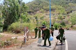 Thi thể nữ giới không nguyên vẹn trong vali bên triền đồi