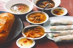 Này bạn, ghé Sài Gòn nhâm nhi một chén phá lấu cho ấm bụng không?