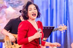 Mỹ Linh nồng nàn trong đêm nhạc không khán giả