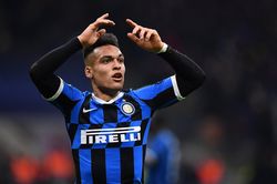 Real Madrid tranh Lautaro Martinez với Barca