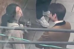 Lee Min Ho và Kim Go Eun đùa giỡn trên phim trường