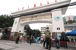 Bệnh nhân khám định kỳ tại Bệnh viện Bạch Mai phải quay lại tuyến ban đầu