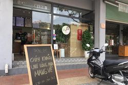 Hàng quán Đà Nẵng đồng loạt chuyển sang 'phục vụ mang về'