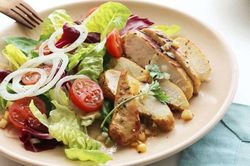 Bí quyết làm salad ức gà cho người muốn giảm cân