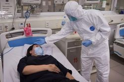 Những thiên thần áo trắng 'vào trận'
