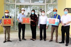 Chủ tịch Ủy ban MTTQ Việt Nam Thành phố Hà Nội động viên các lực lượng làm nhiệm vụ phòng, chống dịch Covid-19