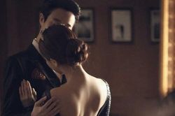 Trốn vợ ngoại tình còn hớ hênh để 'lòi ra' bằng chứng thế này
