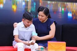 Ốc Thanh Vân xấu hổ vì cãi nhau với chồng nhiều lần trước mặt con