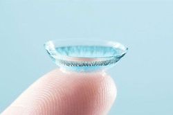 Israel phát triển kính áp tròng cho người bị mù màu