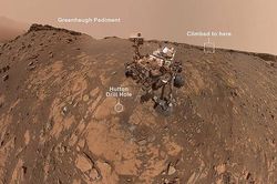 Robot của NASA selfie 'ăn mừng' thành tích chưa từng có trên sao Hỏa