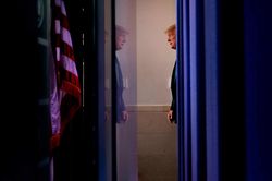 6 tuần thụ động của TT Trump khiến Mỹ trở tay không kịp với virus