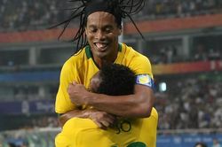 Ronaldinho và dàn sao Brazil từng sang Việt Nam giờ ra sao?