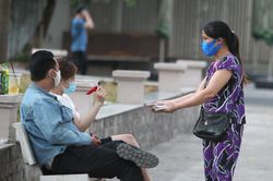 Sở LĐTB-XH TPHCM tính phương án hỗ trợ người bán vé số trong thời gian nghỉ bán vì Covid-19