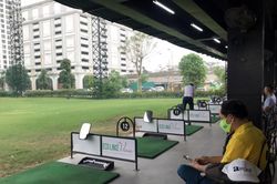 Đình chỉ sân tập golf vô tư hoạt động giữa mùa dịch ở Hà Nội