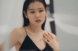 Điều gì giúp Son Ye Jin, Jang Nara luôn trẻ hơn tuổi?