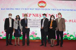Mặt trận Tổ quốc Hà Nội: Tiếp nhận tiền và hiện vật trị giá gần 3 tỷ đồng phòng chống dịch Covid-19
