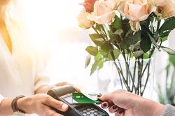 Vietcombank triển khai chương trình miễn phí phát hành thẻ ghi nợ năm 2020