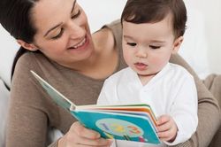 Giờ là lúc đọc sách cùng con